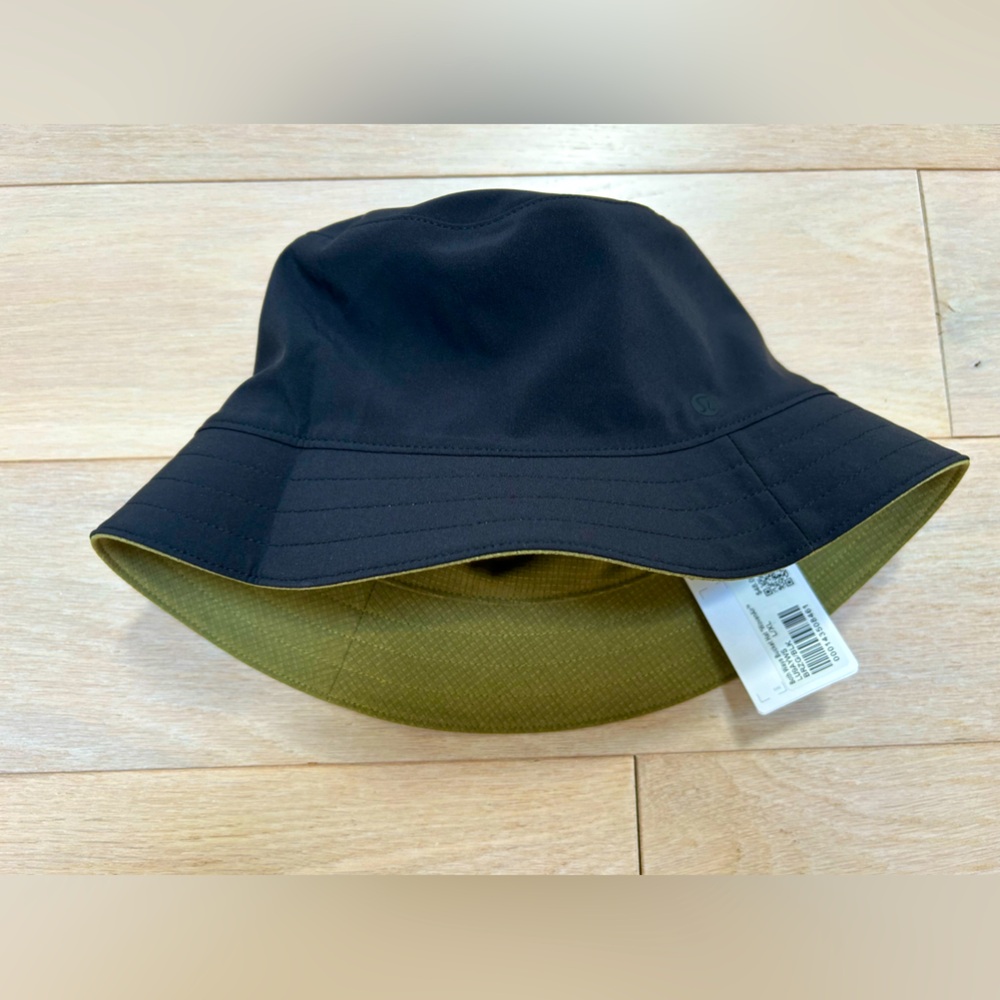 Lululemon Reversible Bucket Hat New - Black/khaki green
